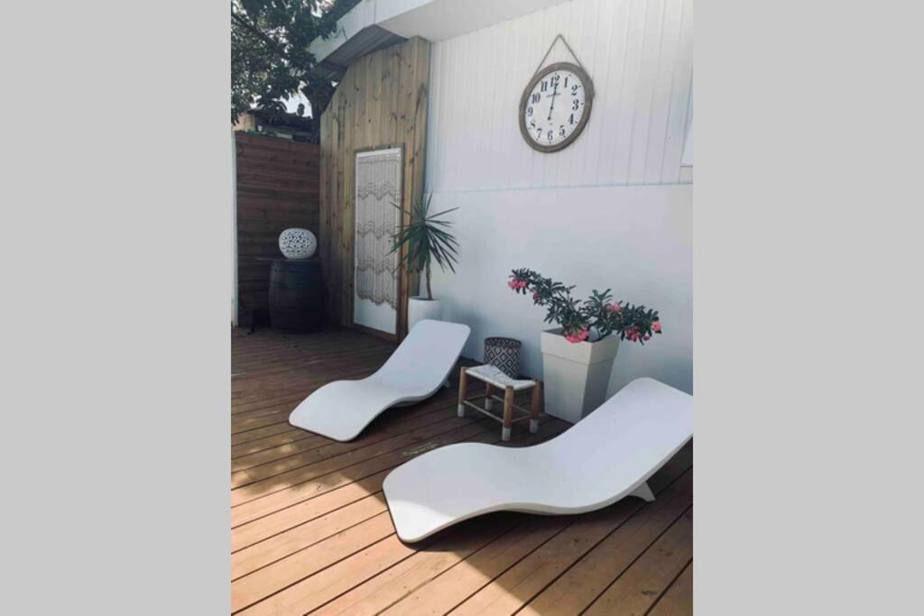 La Caze Amoremieve Pour Un Sejour Cozy A St Pierre Saint Pierre Luaran gambar