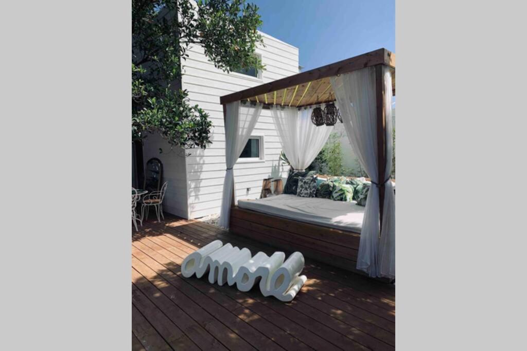 La Caze Amoremieve Pour Un Sejour Cozy A St Pierre Saint Pierre Luaran gambar